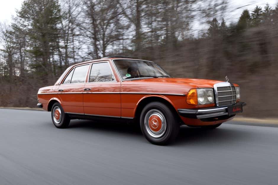 1980 Mercedes-Benz W123 sold for $26,000