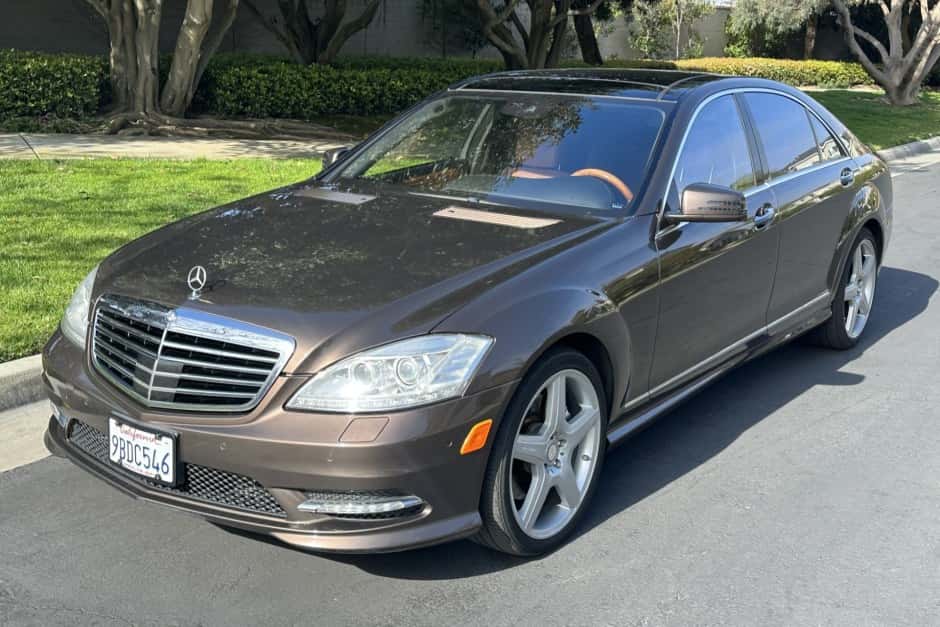 2013 Mercedes-Benz W221 S-Class sold for $15,500