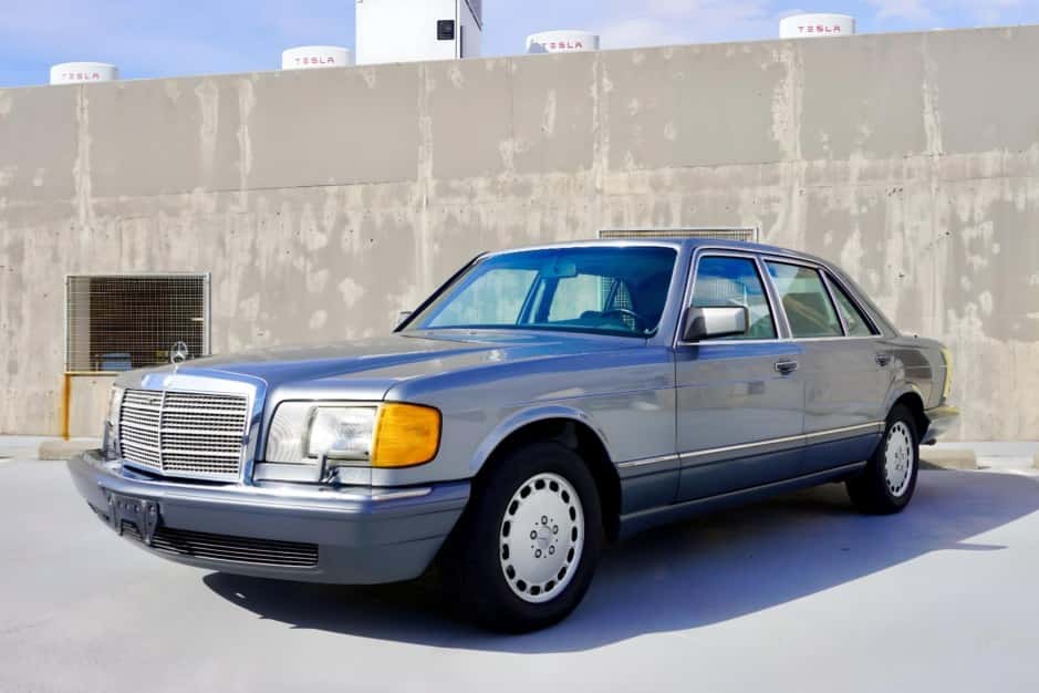 1991 Mercedes-Benz W126 S-Class sold for $11,750
