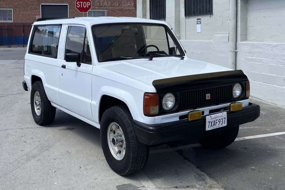 1986 Isuzu Trooper sold for $3,500