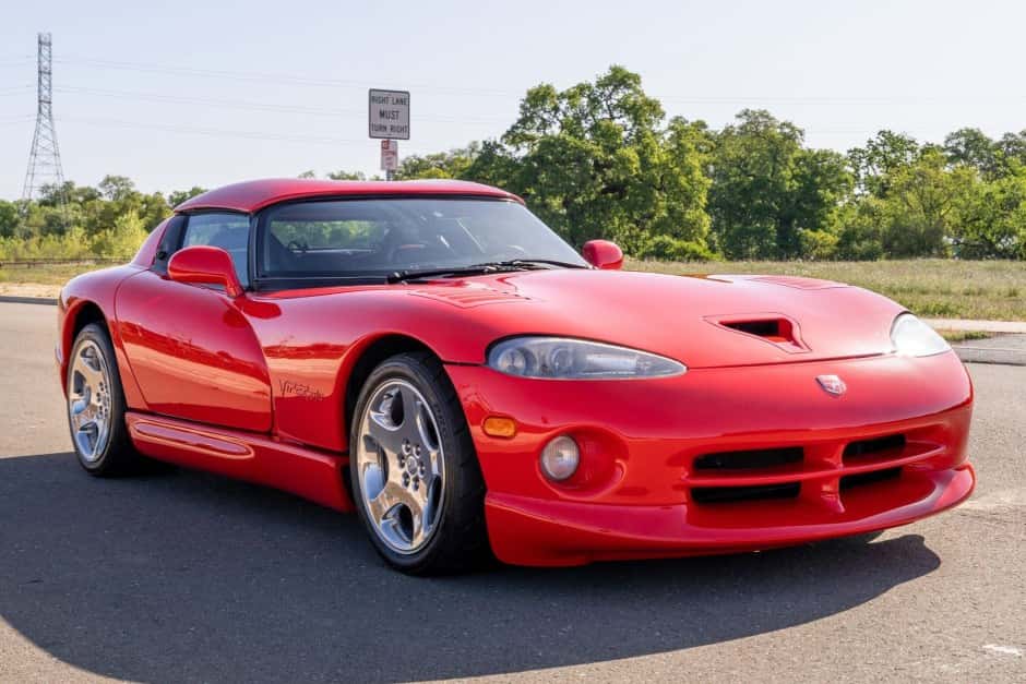 2000 Dodge Viper SR II (1996-2002) sold for $40,000