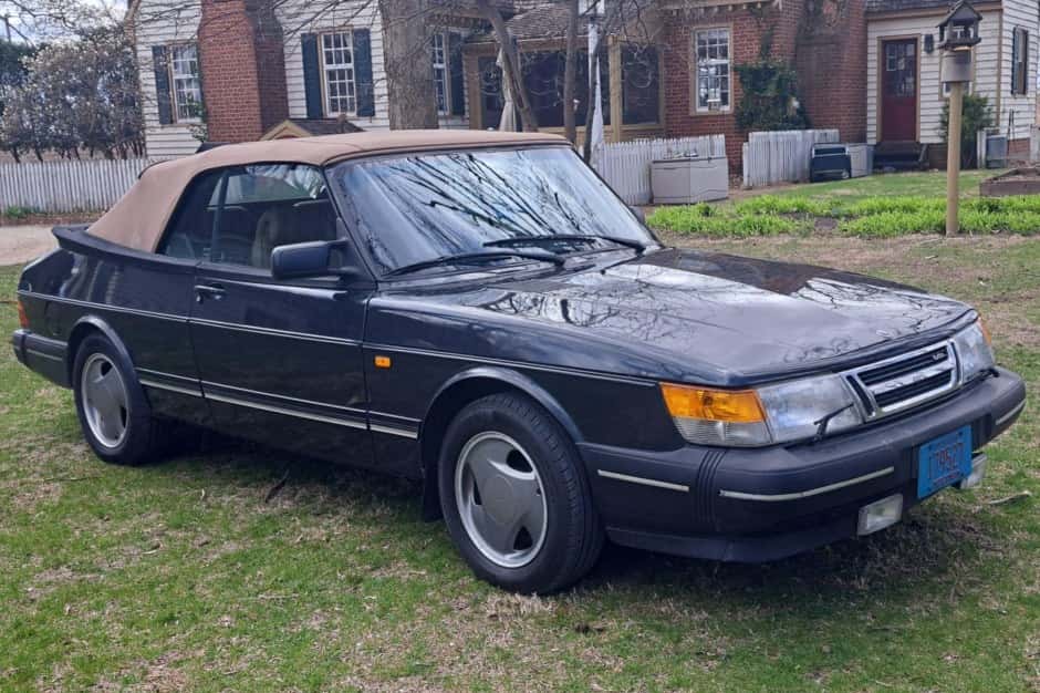 1994 Saab 900 sold for $14,500