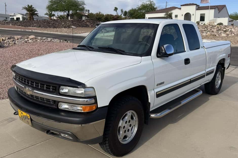 1999 Chevrolet Silverado GMT800 (1999-2007) sold for $21,300