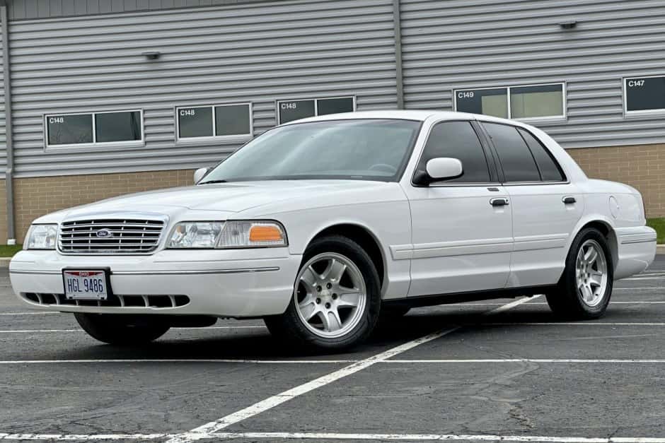 1999 Ford Crown Victoria sold for $11,750