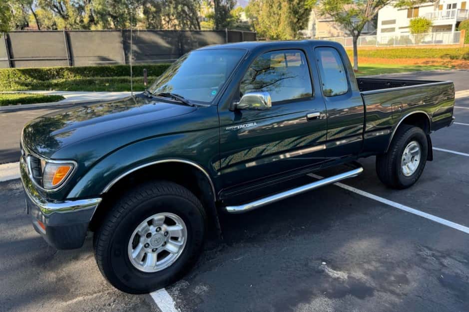 1995 Toyota Tacoma (N1X0 1995-2005) sold for $18,500