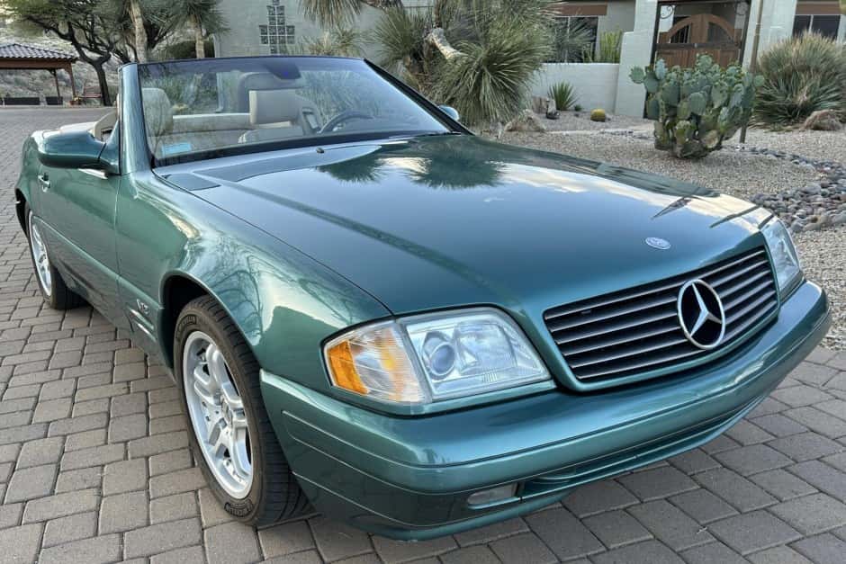2000 Mercedes-Benz R129 SL sold for $40,250