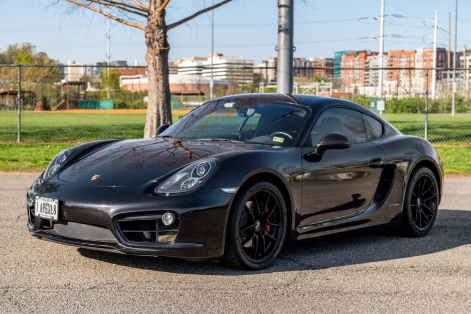 2014 Porsche 981 Cayman sold for $37,000