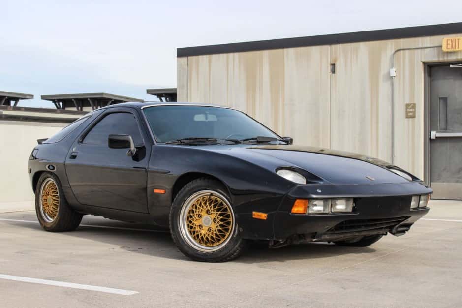 1982 Porsche 928 sold for $8,200