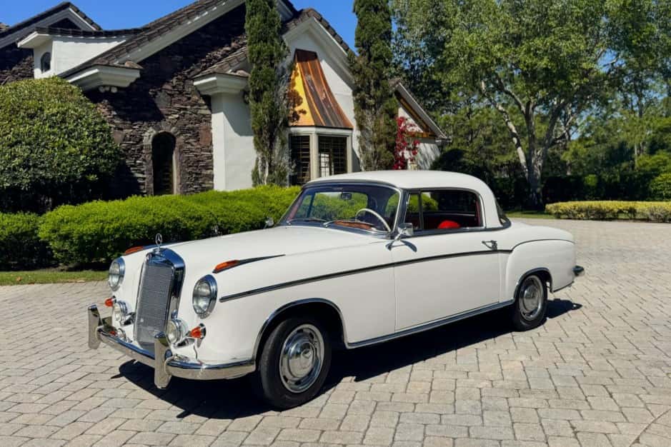 1959 Mercedes-Benz Ponton sold for $75,000