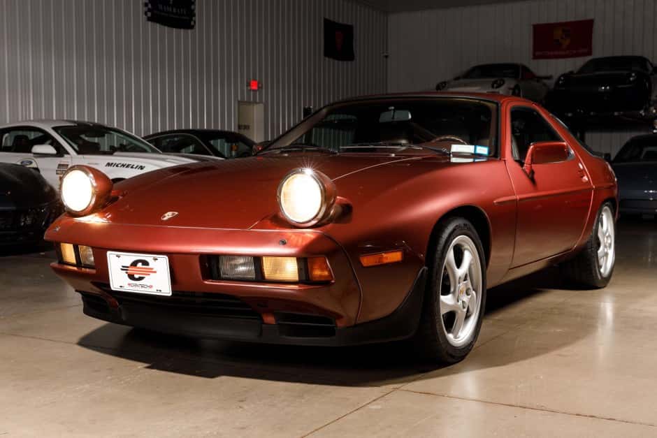 1986 Porsche 928 sold for $21,501