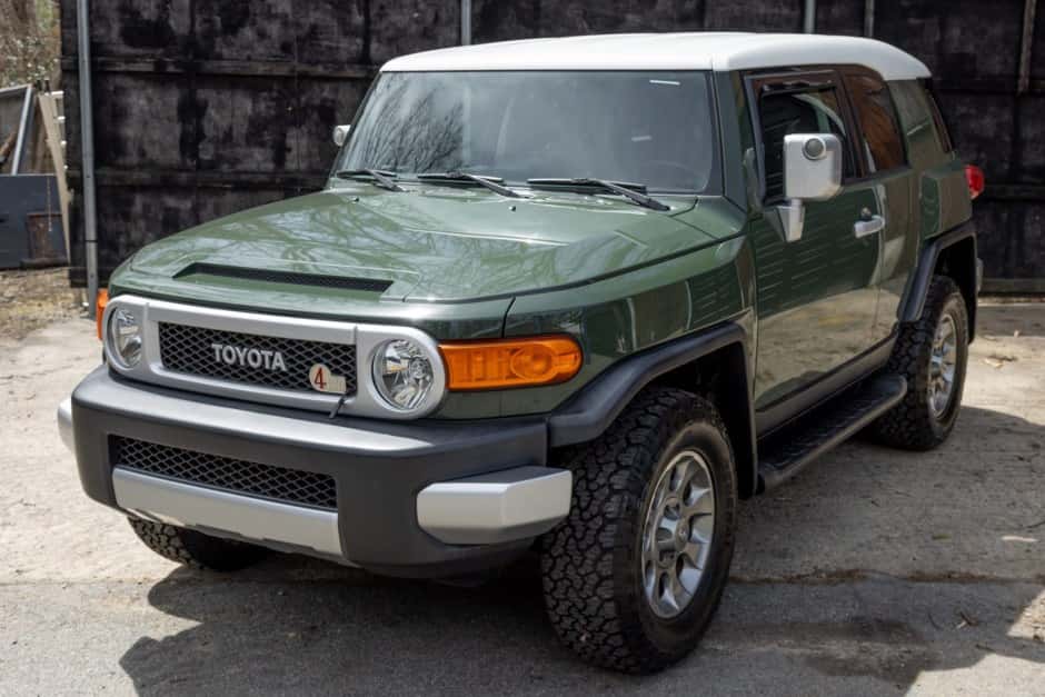 2012 Toyota FJ Cruiser sold for $22,000