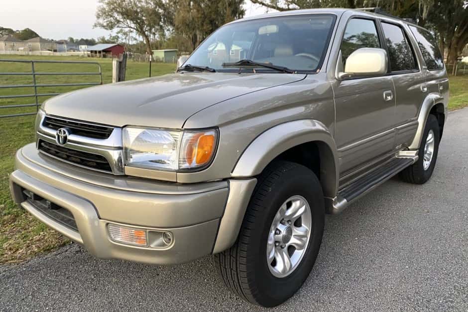 2001 Toyota 4Runner (N180) sold for $10,500