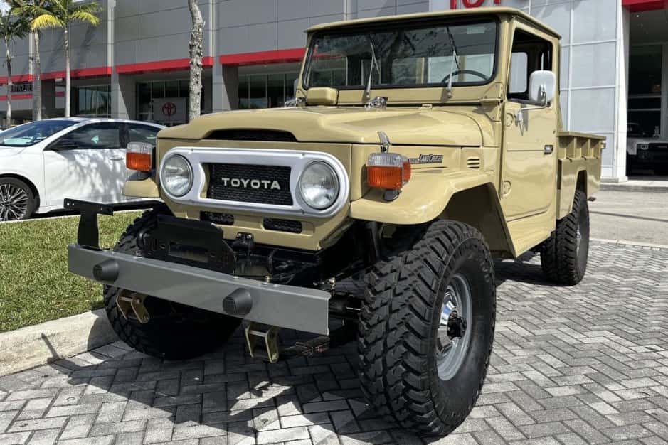 1978 Toyota Land Cruiser FJ45 sold for $35,500