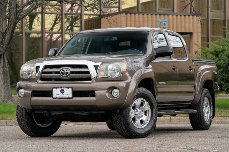 2010 Toyota Tacoma (N2X0 2005-2015) sold for $29,000