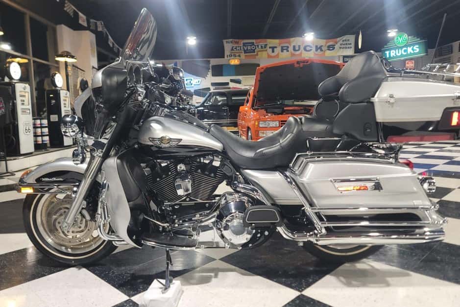 2003 Harley-Davidson Touring sold for $11,000