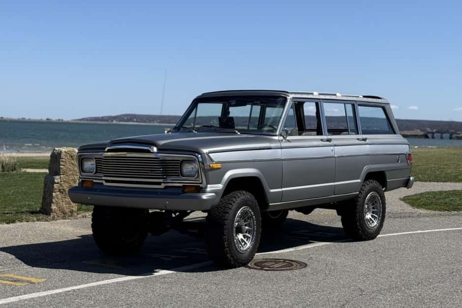 1979 Jeep SJ Wagoneer sold for $23,250