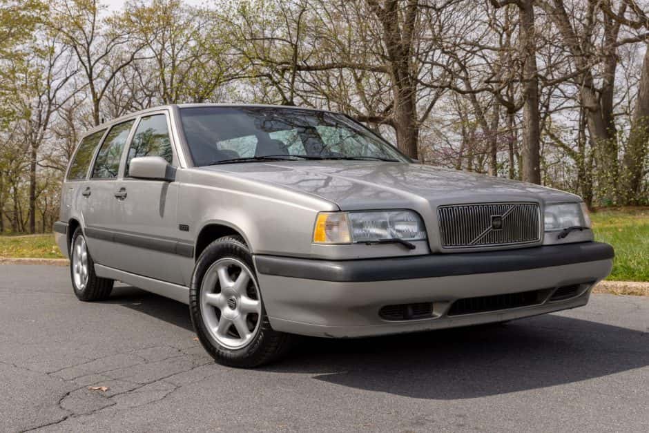 1997 Volvo 850 sold for $8,300