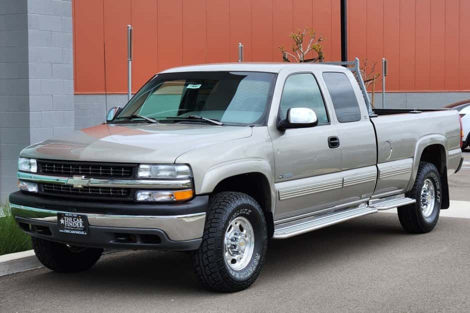 2000 Chevrolet Silverado GMT800 (1999-2007) sold for $18,000