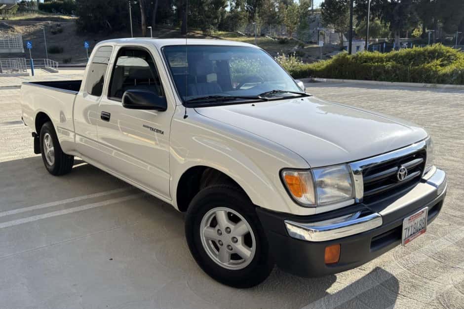 2000 Toyota Tacoma (N1X0 1995-2005) sold for $23,000
