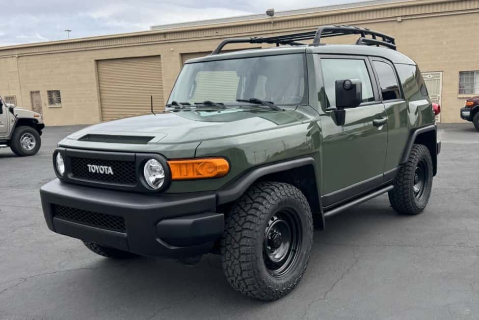 2011 Toyota FJ Cruiser sold for $29,000