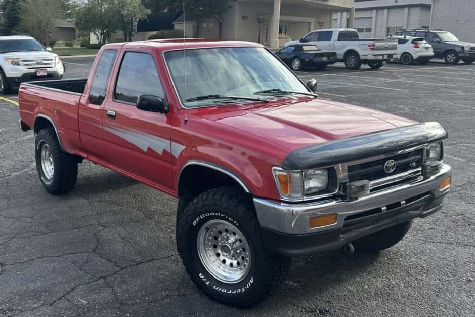 1992 Toyota Pickup (N80/90/100/110 1989-1997) sold for $14,500