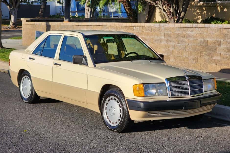1990 Mercedes-Benz W201 190 sold for $11,000