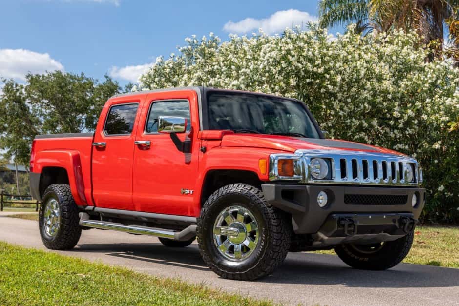 2009 Hummer H3 sold for $33,000