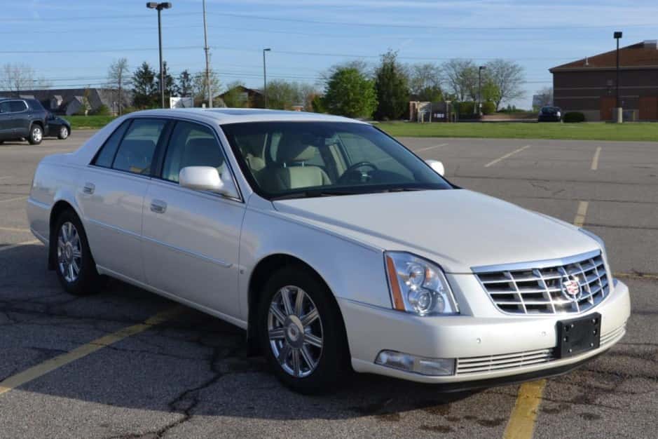 2007 Cadillac DTS sold for $15,800