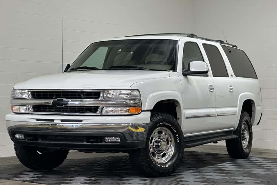 2001 Chevrolet Suburban (GMT800 2000-2006) sold for $27,000