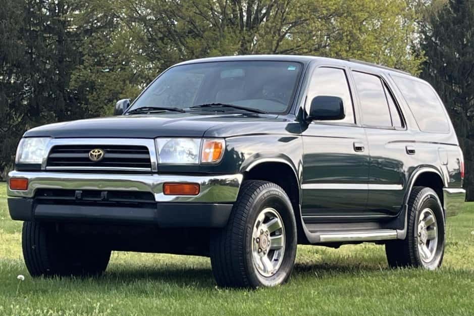 1996 Toyota 4Runner (N180) sold for $7,800