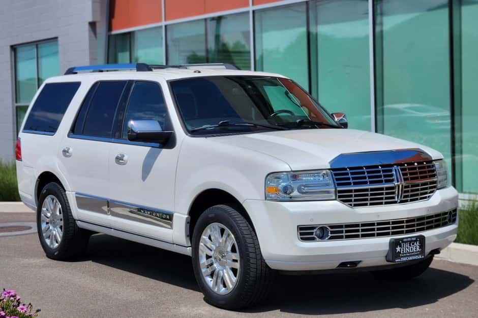 2012 Lincoln Navigator sold for $28,500