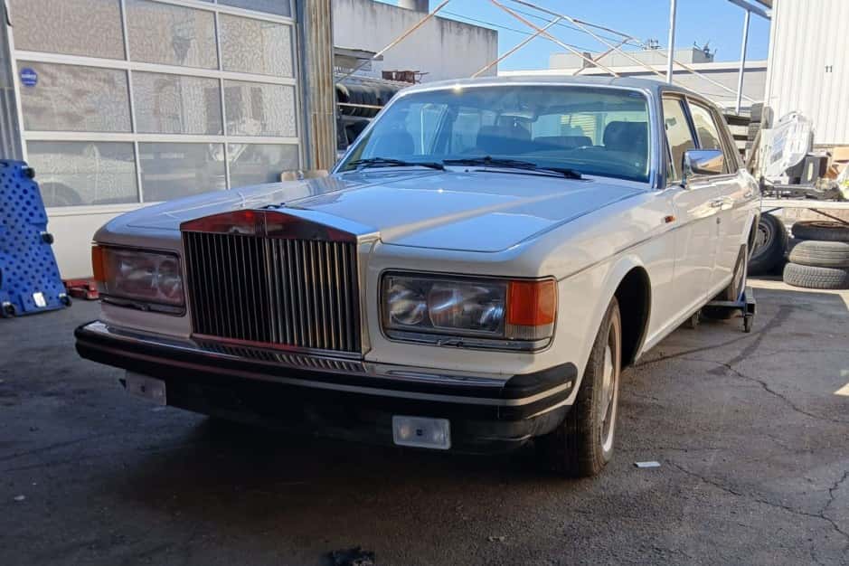 1982 Rolls-Royce SZ Silver Spirit & Silver Spur sold for $6,222