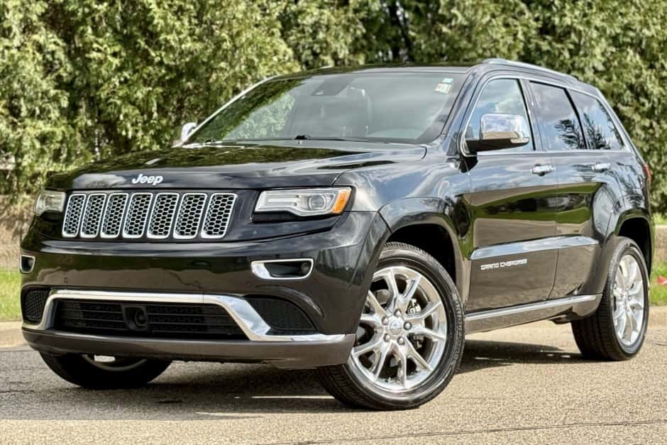 2014 Jeep WK2 Grand Cherokee sold for $18,000