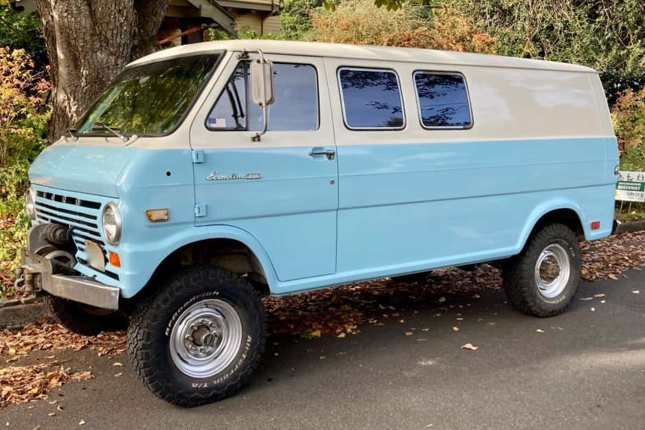 1969 Ford Econoline Van sold for $18,600