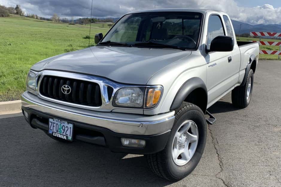 2002 Toyota Tacoma (N1X0 1995-2005) sold for $17,500