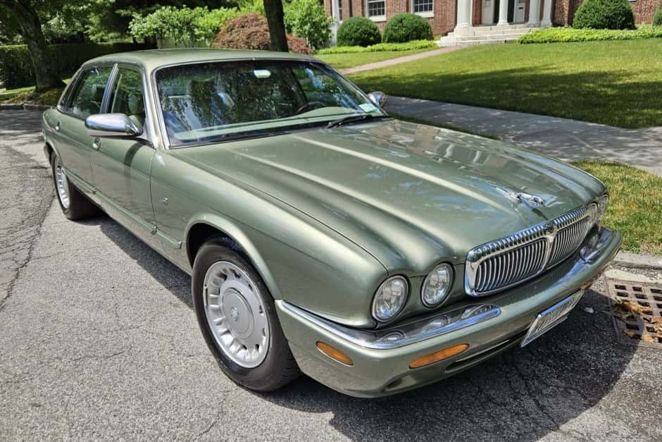 1999 Jaguar X308 XJ (1998-2003) sold for $5,550
