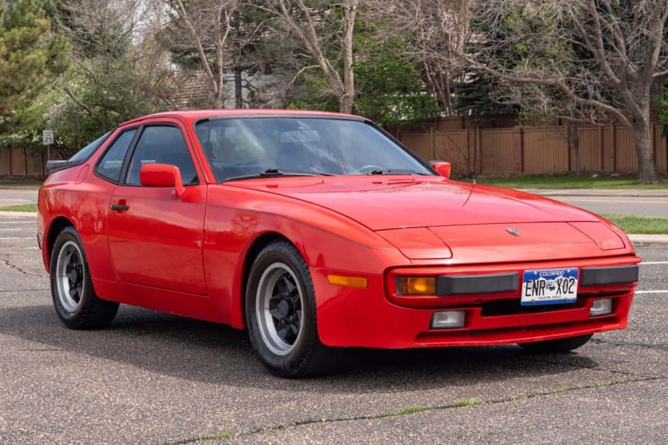 1983 Porsche 944 sold for $14,194