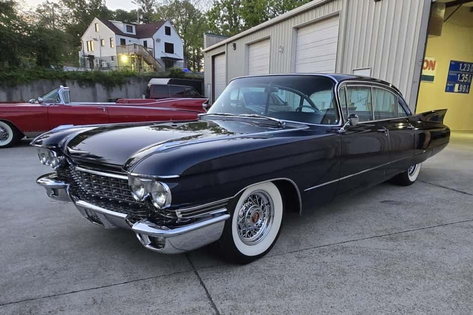 1960 Cadillac DeVille sold for $31,249