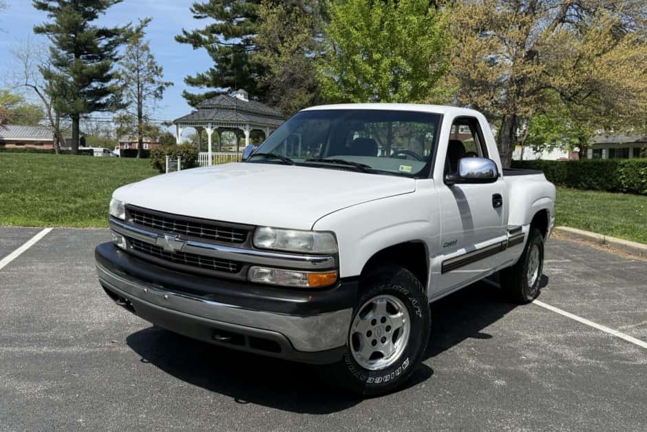 2000 Chevrolet Silverado GMT800 (1999-2007) sold for $20,750