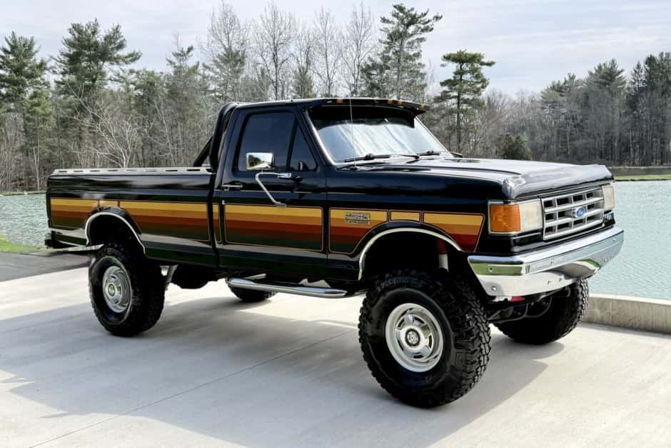1988 Ford F-Series 1987-1991 sold for $17,343