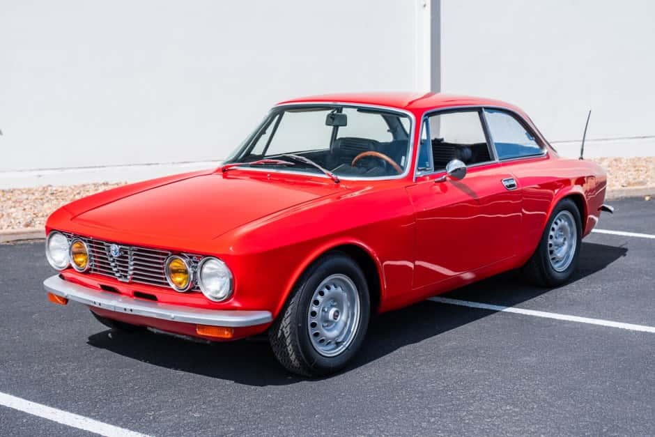 1972 Alfa Romeo 105/115 Series Coupe sold for $23,911