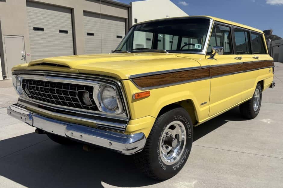 1977 Jeep SJ Wagoneer sold for $31,500