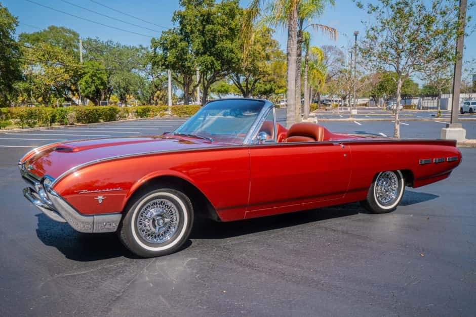 1962 Ford Thunderbird (1961-1963) sold for $39,250