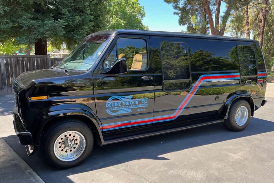 1977 Ford Econoline Van sold for $9,500