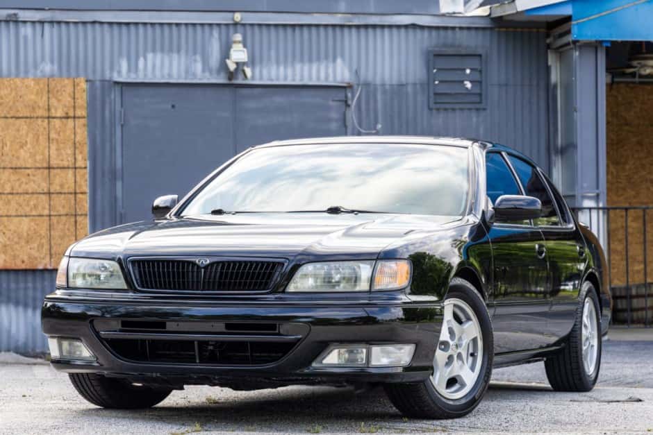 1998 Infiniti I30/I35 sold for $7,306