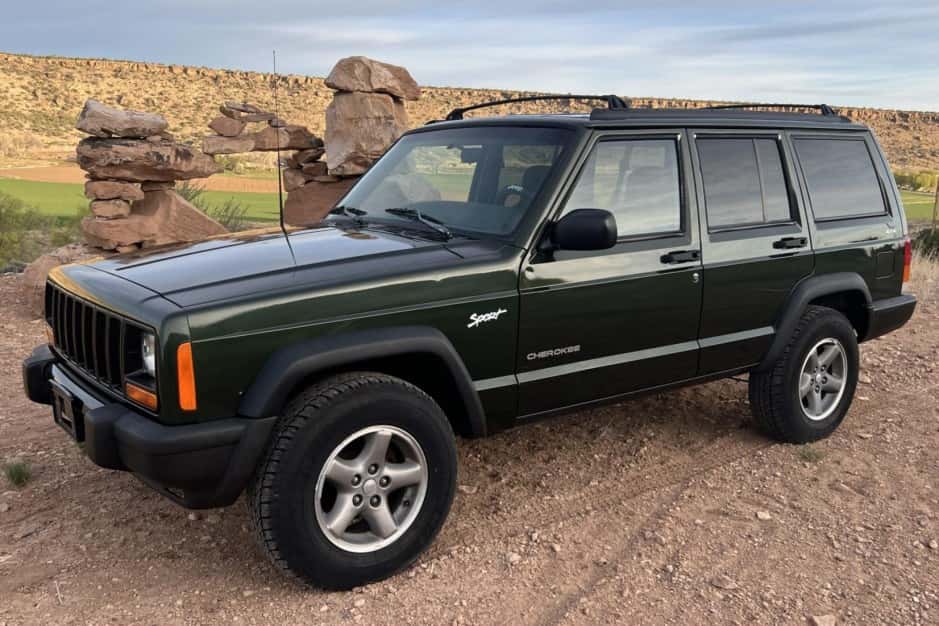 1998 Jeep XJ Cherokee sold for $13,250