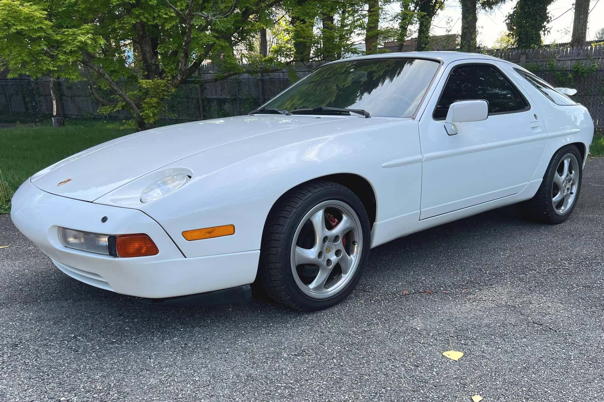 1989 Porsche 928 sold for $19,666