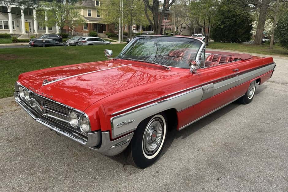 1962 Oldsmobile Starfire sold for $53,500