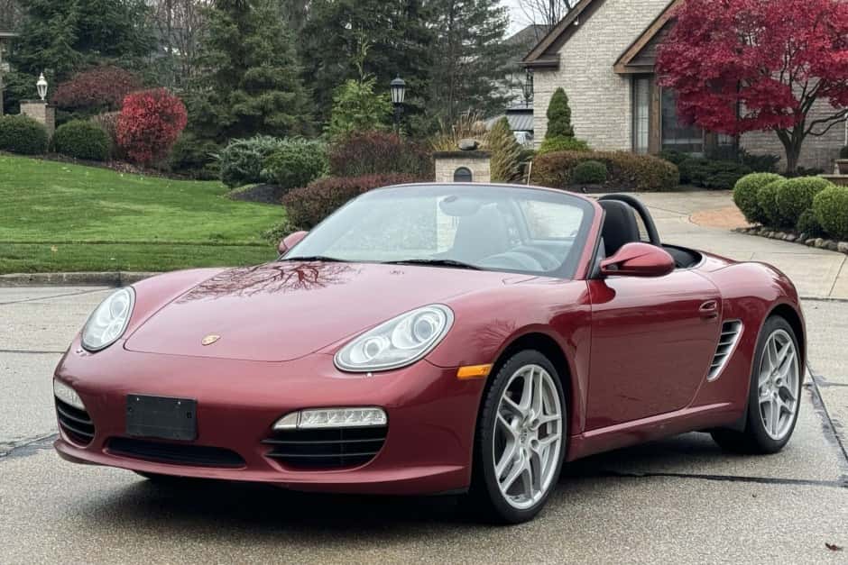 2010 Porsche 987 Boxster sold for $35,250