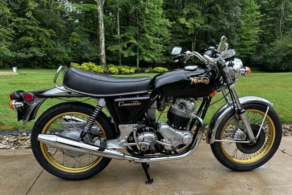 1972 Norton Commando sold for $6,900